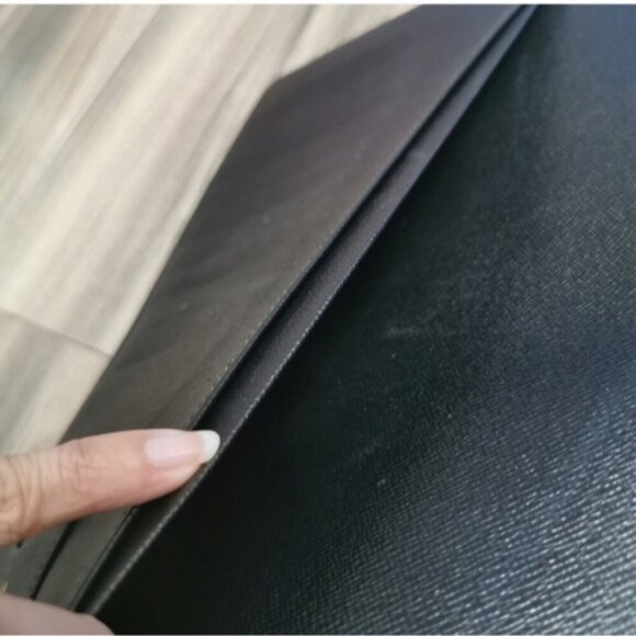 Authentic Louis Vuitton Taiga Leather Desk Agenda Cover - Picture 12 of 14